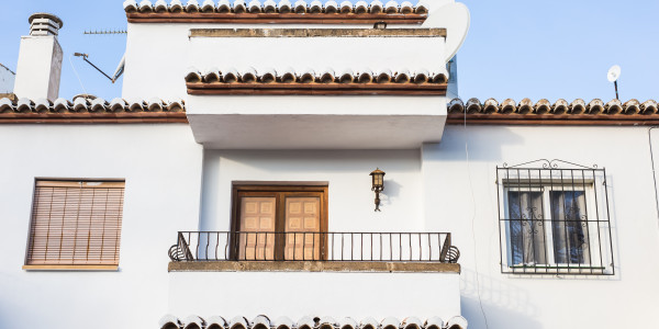 Pintar Fachadas de Casas Unifamiliares / Chalets en Madrid · Pinturas Especiales Anticorrosivas y de Alta Resistencia