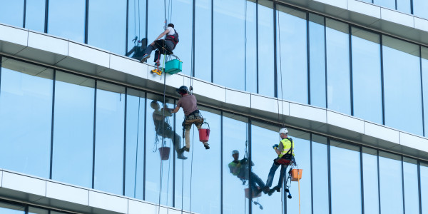 Trabajos Verticales en Fachadas de Edificios / Viviendas Getafe · Pintado Económico y Rápido de Fachadas